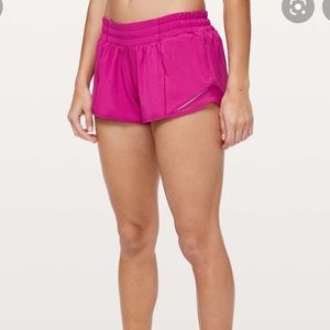 Lululemon Hotty Hot Shorts 2.5 Fantom Fuchsia